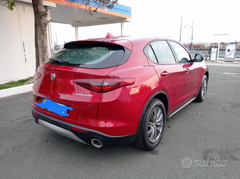 Usata Alfa Romeo Stelvio Executive 210 CV (154 kW) 2018 Rosso SUV