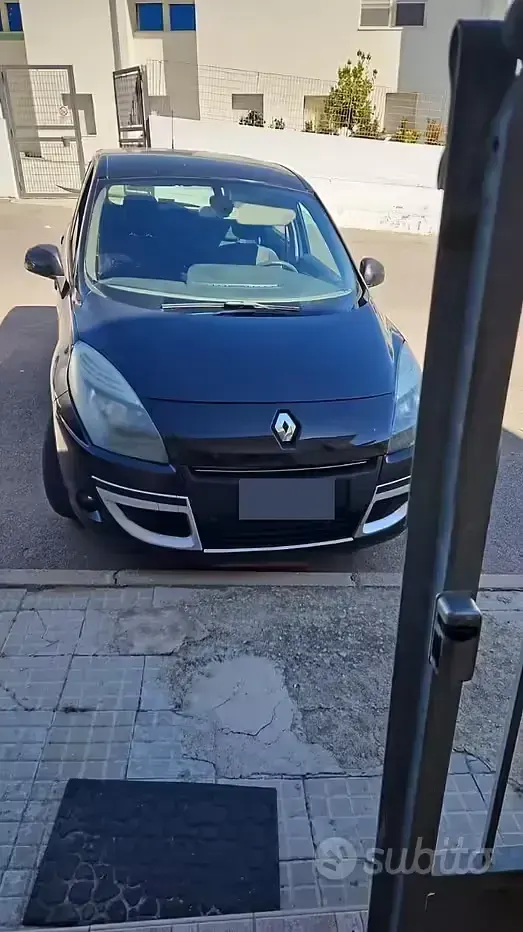 Usata Renault Scenic E-Tech 110 CV (80 kW) 2011 Nero Monovolume