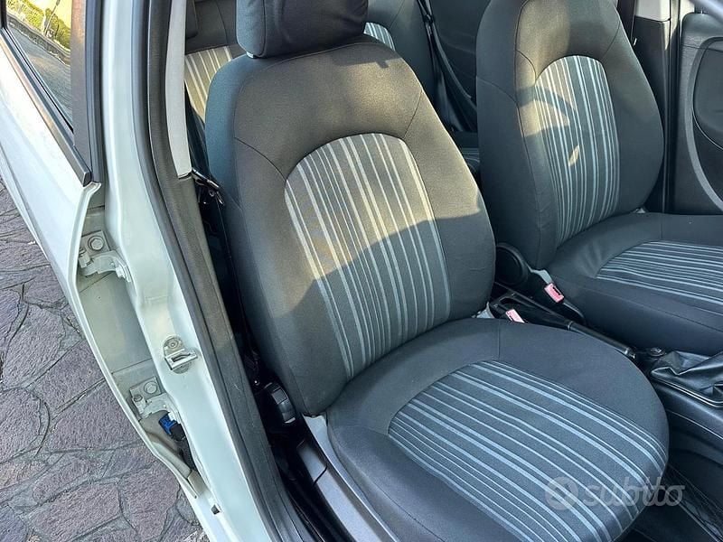 Usata Fiat Punto Evo Dynamic 77 CV (56 kW) 2011 Bianco Utilitaria