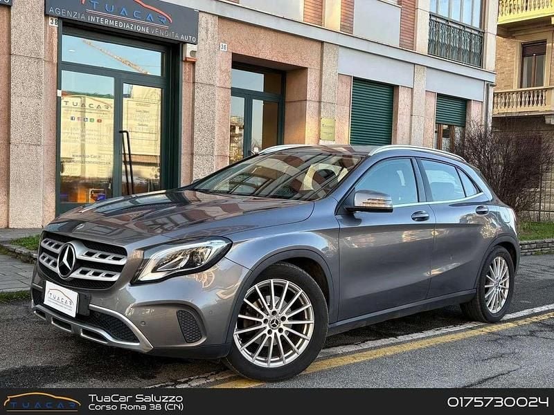 Usata Mercedes GLA180 Premium 122 CV (89 kW) 2018 Grigio SUV