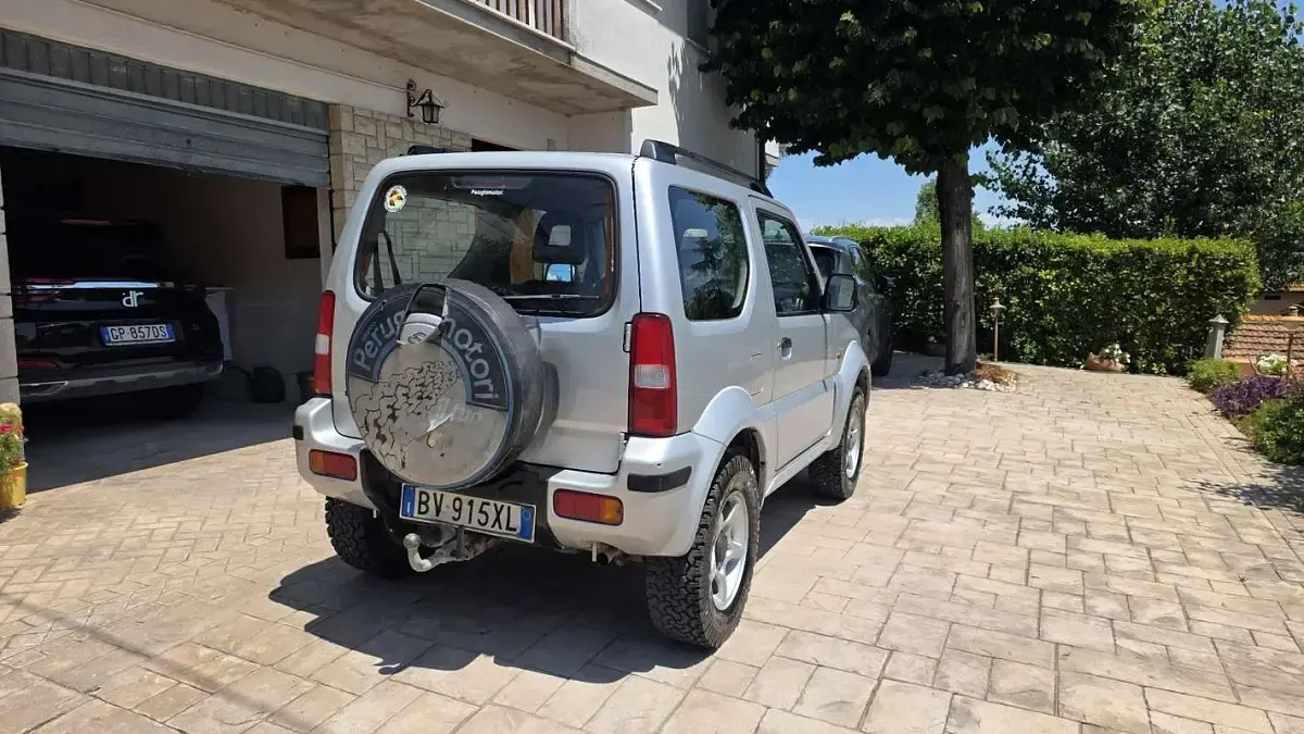 Usata Suzuki Jimny 80 CV (58 kW) 2001 SUV