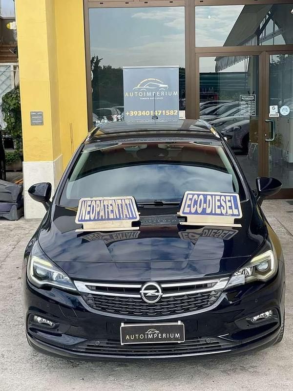 Usata Opel Astra Innovation 110 CV (80 kW) 2019 Blu/azzurro Station wagon