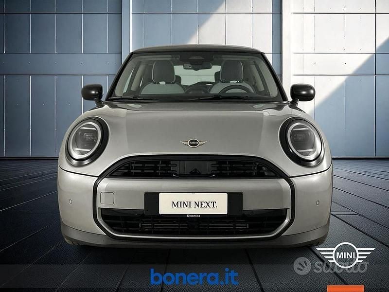 Usado Mini Cooper Classic 156 HP (114 kW) 2024 Optional: p0c6b Citadino