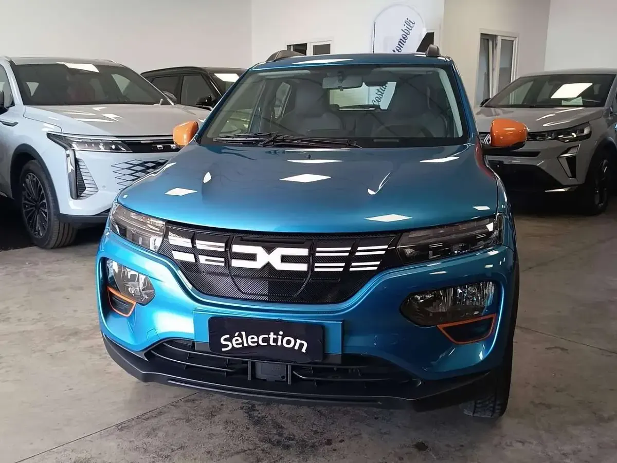 Usata Dacia Spring Expression 19 kW (26 CV) 2023 Blu/azzurro Utilitaria