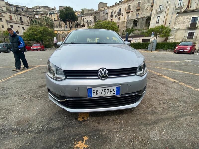 Usata VW Polo Comfortline 85 CV (62 kW) 2017 Grigio Berlina