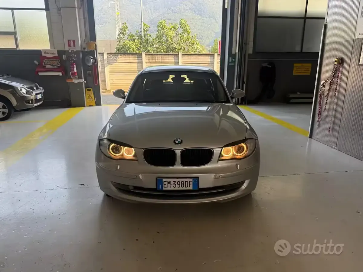 Usata BMW 116 122 CV (89 kW) 2008 Grigio Utilitaria