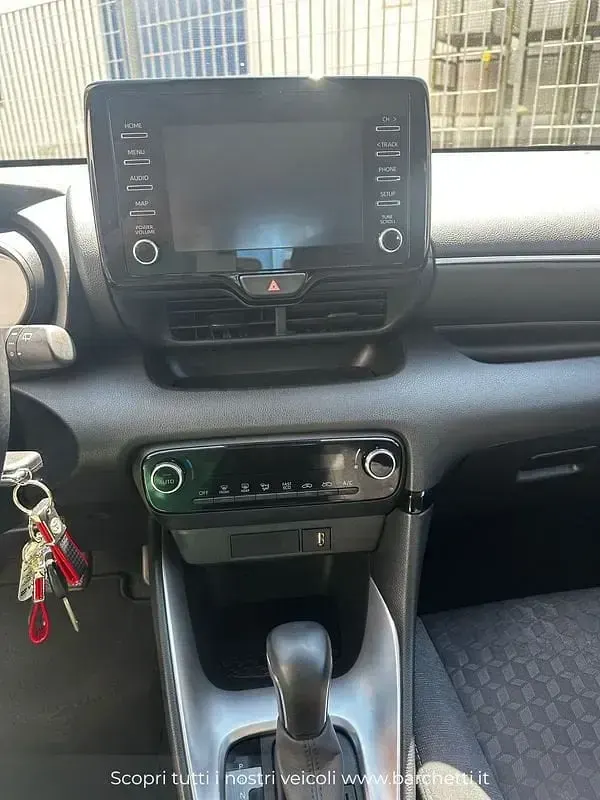 Usata Toyota Yaris Hybrid Trend 116 CV (85 kW) 2022 Grigio scuro Utilitaria