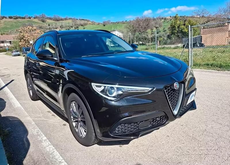 Usata Alfa Romeo Stelvio 160 CV (117 kW) 2020 Nero SUV