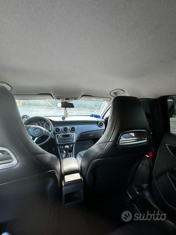 Usata Mercedes A180 AMG 122 CV (89 kW) 2014 Nero Utilitaria