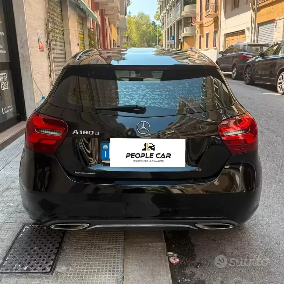 Usata Mercedes 180 109 CV (80 kW) 2017 Nero Berlina