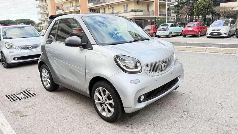 Usata Smart ForTwo Cabrio Passion 90 CV (66 kW) 2018 Argento Cabrio
