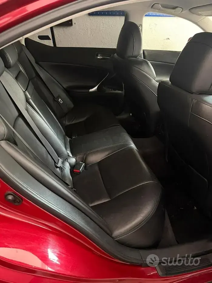 Usata Lexus IS250 208 CV (152 kW) 2009 Rosso Coupé