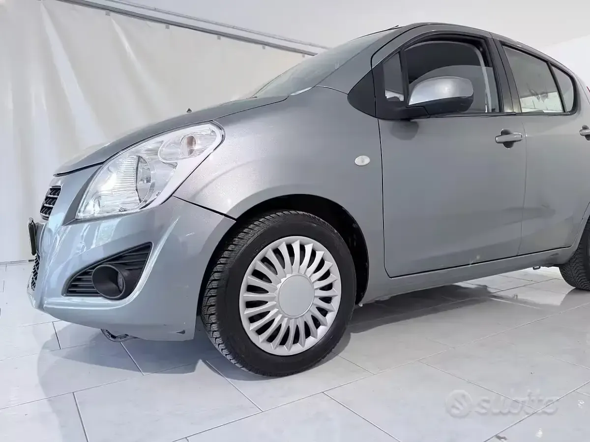 Usata Suzuki Splash GL 68 CV (50 kW) 2013 Grigio Utilitaria