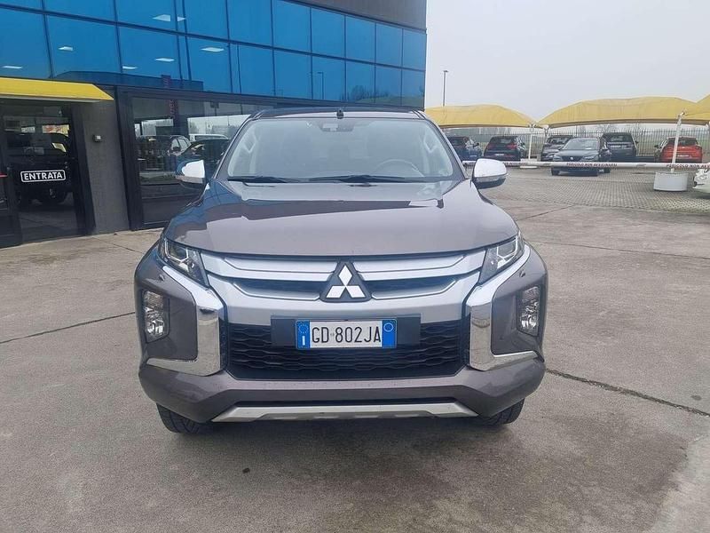 Usata Mitsubishi L200 Intense 150 CV (110 kW) 2021 Antracite / metallizzato Pick-up