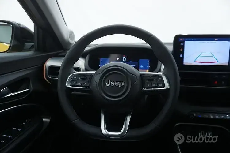 Usata Jeep Avenger Summit 101 CV (74 kW) 2025 Giallo/oro SUV