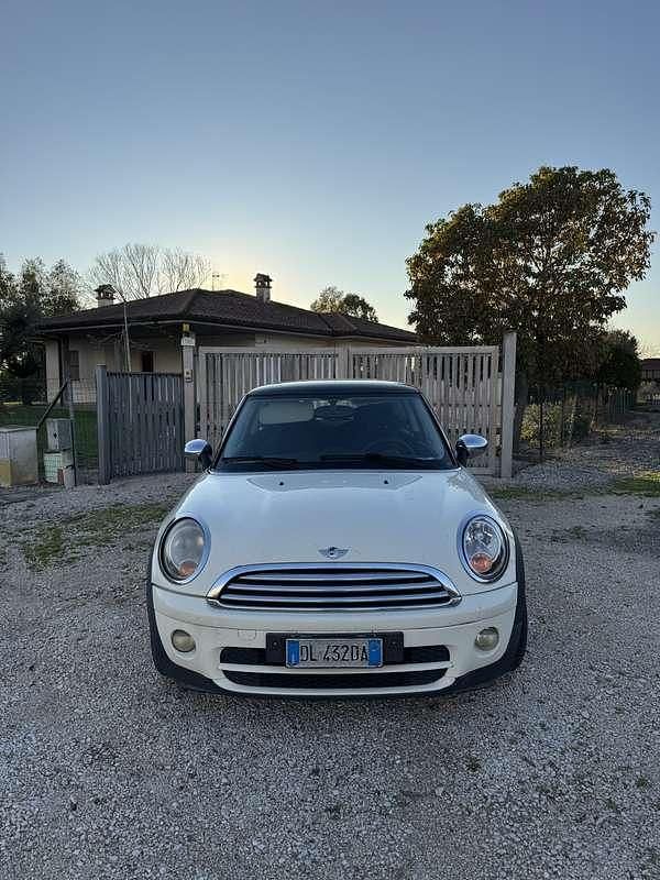 Usata Mini Cooper D 109 CV (80 kW) 2007 Utilitaria