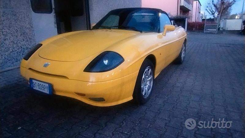 Usata Fiat Barchetta 130 CV (95 kW) 1995 Giallo Cabrio