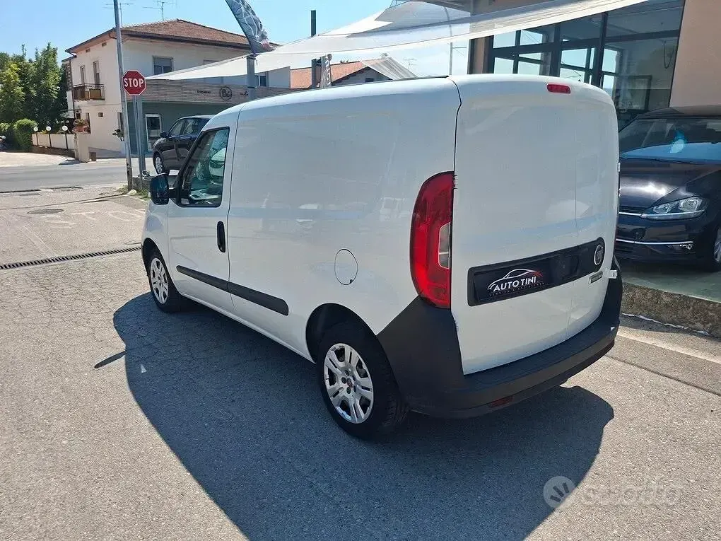 Usata Fiat Doblò 105 CV (77 kW) 2019 Bianco Monovolume