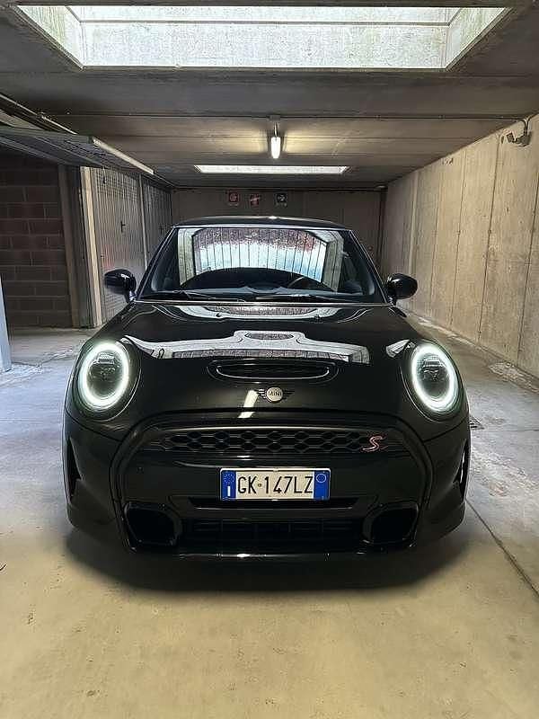 Usata Mini Cooper S Business 178 CV (130 kW) 2022 Nero Utilitaria