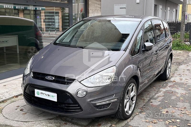 Grigio Usata 2013 Ford S-MAX Business Edition Monovolume | 8500 € (Buon prezzo) - Immagine 1/4