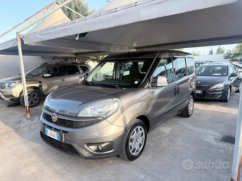 Usata Fiat Doblò 120 CV (88 kW) 2017 Grigio Monovolume