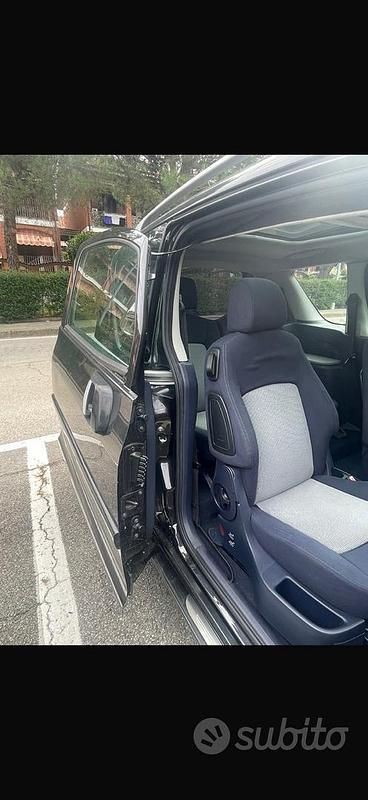 Usata Peugeot 1007 110 CV (80 kW) 2005 Nero Monovolume