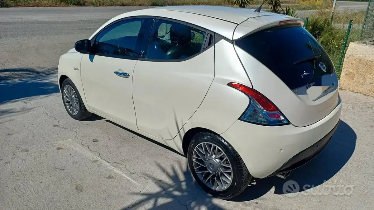 Usata Lancia Ypsilon S 95 CV (69 kW) 2012 Beige Utilitaria