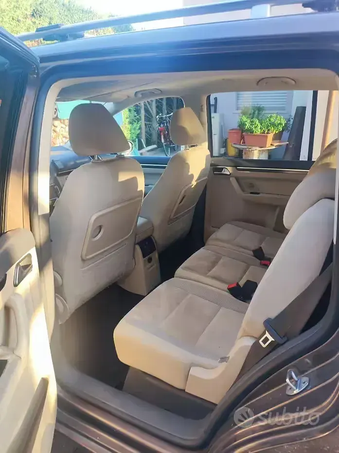 Usata VW Touran 150 CV (110 kW) 2012 Marrone Monovolume