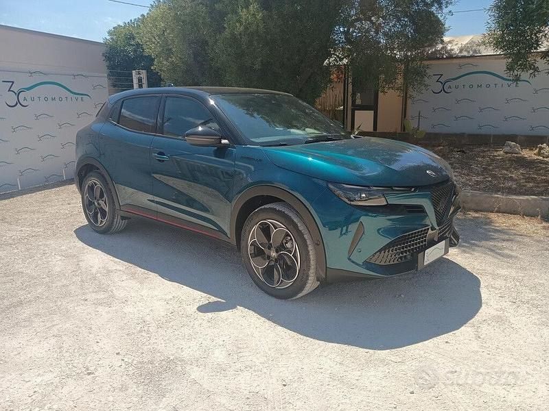 Usata Alfa Romeo Junior Edizione Speciale 136 CV (100 kW) 2025 Blu SUV