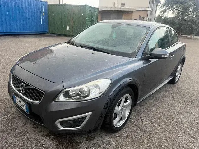 Usata Volvo C30 Momentum 136 CV (100 kW) 2008 Grigio Utilitaria
