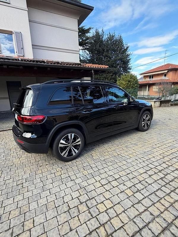 Usata Mercedes GLB180 136 CV (100 kW) 2023 Nero SUV