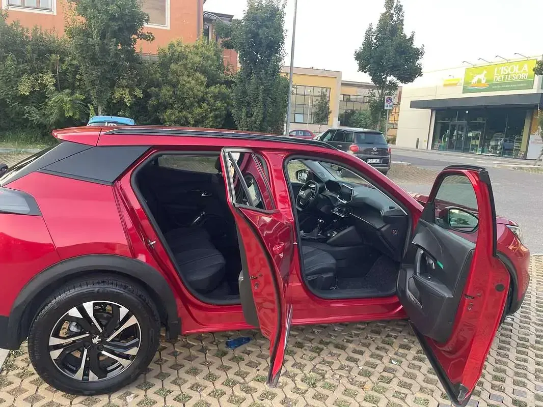 Usata Peugeot 2008 Allure 110 CV (80 kW) 2021 SUV