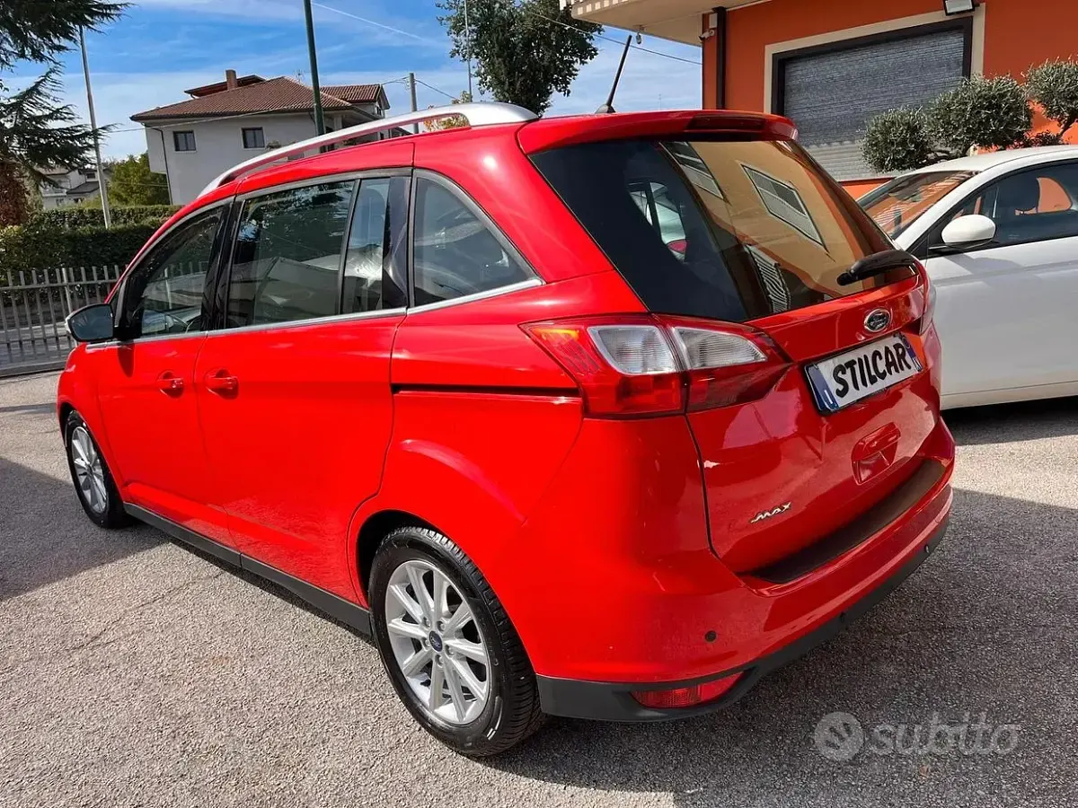 Usata Ford C-MAX Titanium 120 CV (88 kW) 2018 Rosso Monovolume