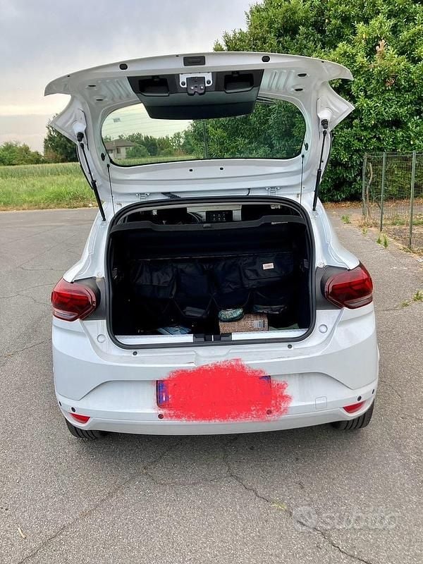 Usata Dacia Sandero 101 CV (74 kW) 2024 Bianco Utilitaria