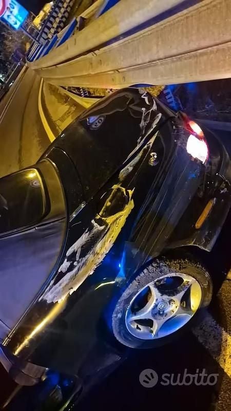 Usata Mazda MX5 116 CV (85 kW) 2002 Nero Cabrio