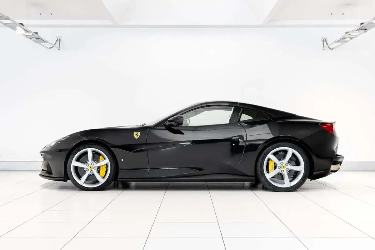 Usata Ferrari Portofino 620 CV (456 kW) 2021 Nero Cabrio