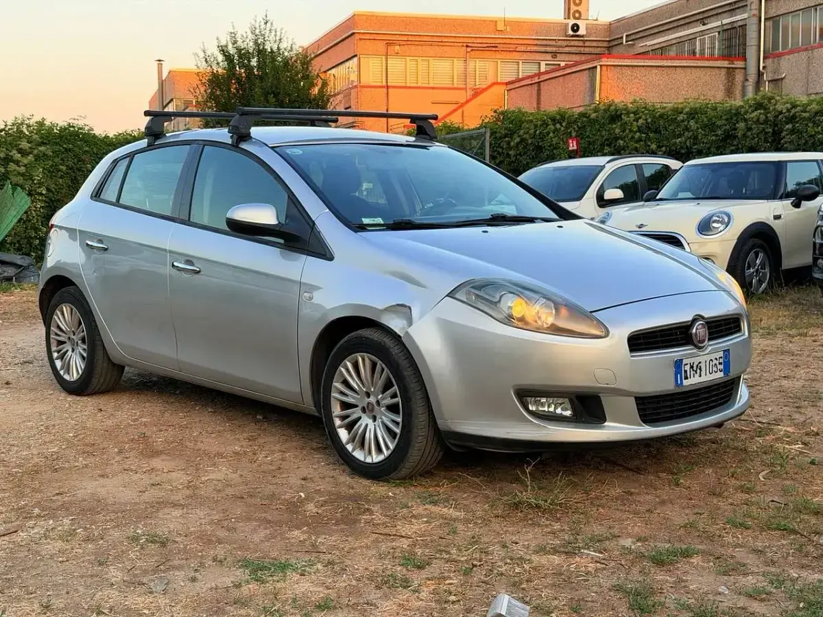 Usata Fiat Bravo Emotion 105 CV (77 kW) 2012 Argento Utilitaria