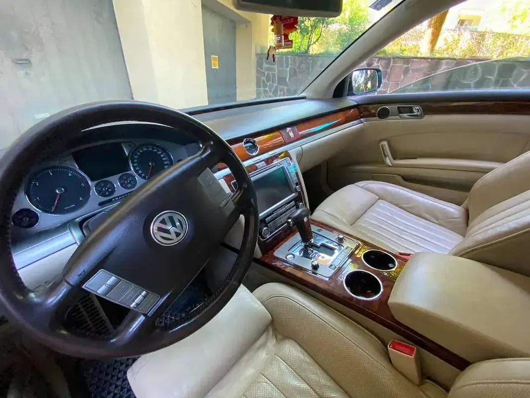 Usata VW Phaeton 239 CV (175 kW) 2010 Nero Berlina