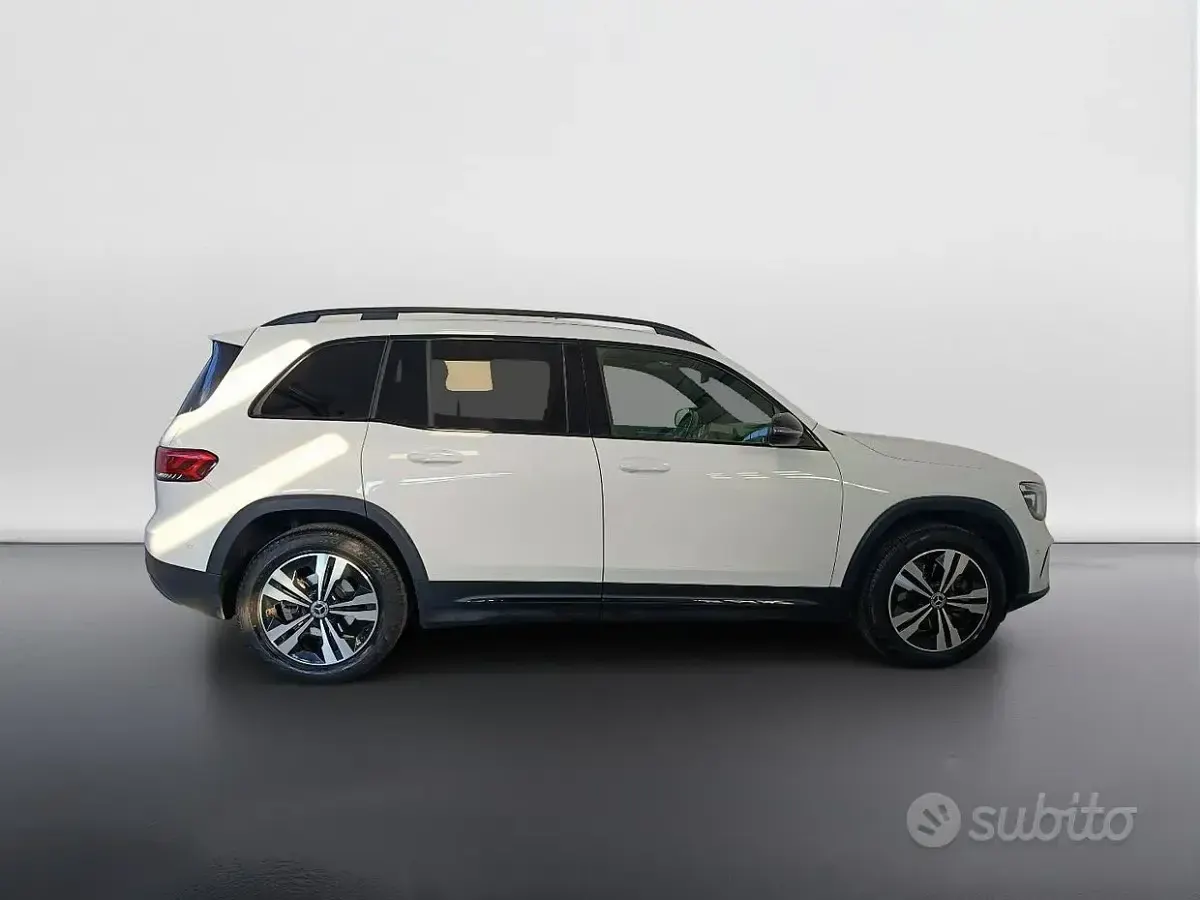 Usata Mercedes GLB200 150 CV (110 kW) 2021 Bianco SUV