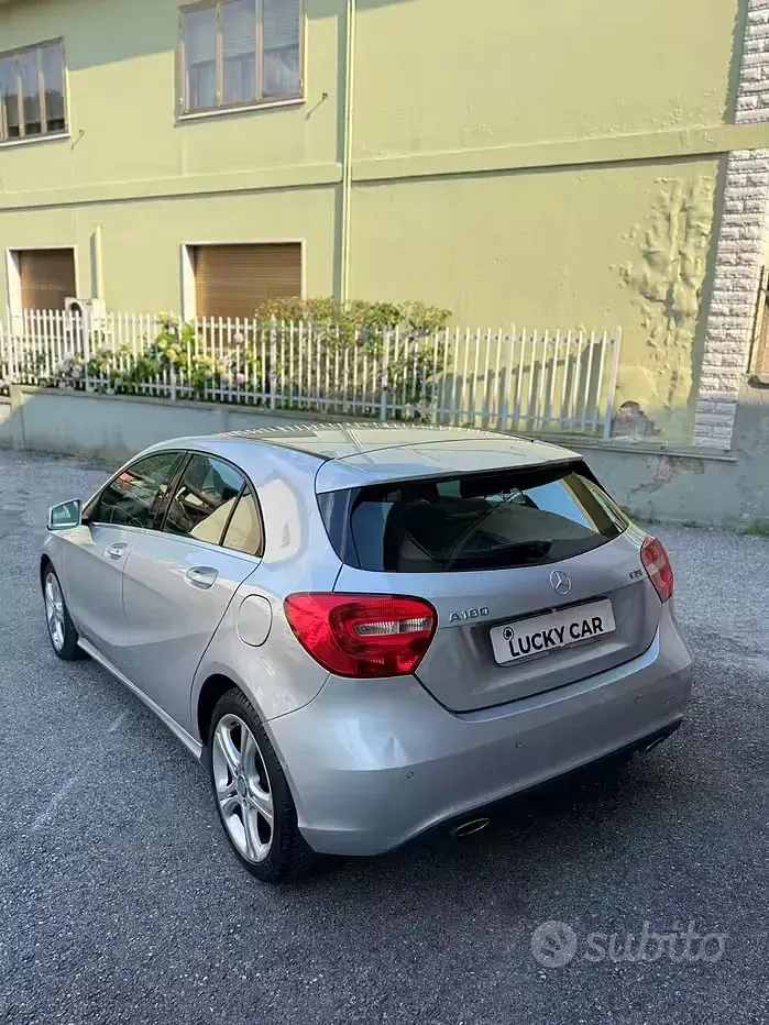 Usata Mercedes A180 109 CV (80 kW) 2014 Grigio Utilitaria