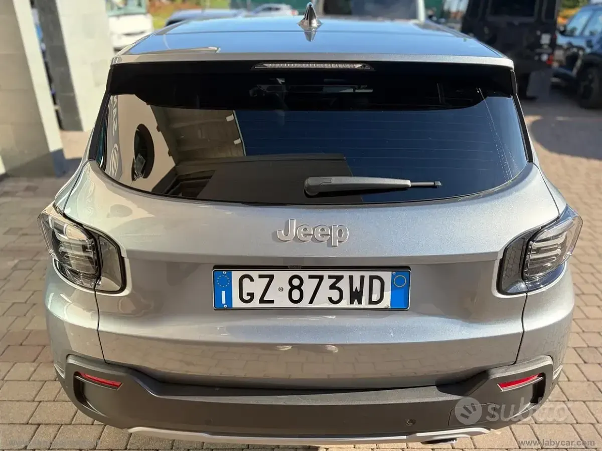 Usata Jeep Avenger Summit 101 CV (74 kW) 2025 Grigio SUV