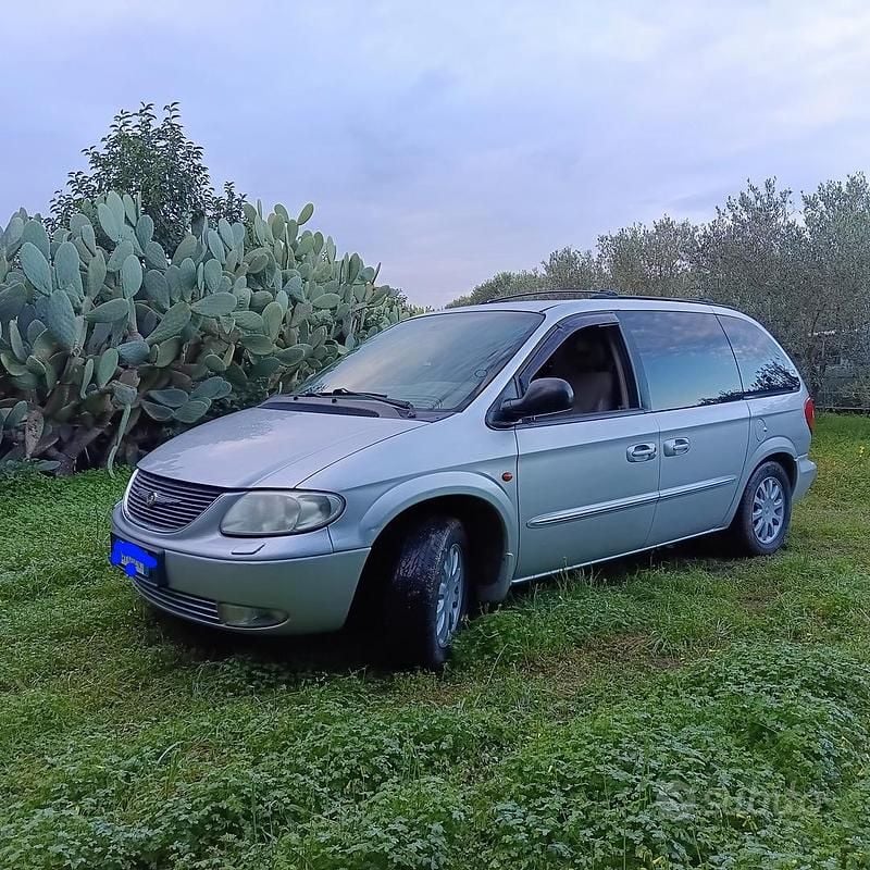 Usata Chrysler Voyager 2003 Grigio Monovolume