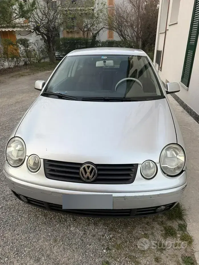 Usata VW Polo 75 CV (55 kW) 2004 Grigio Utilitaria