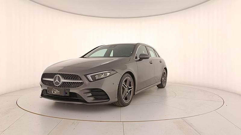 Usata Mercedes A180 Premium 116 CV (85 kW) 2018 Grigio Berlina