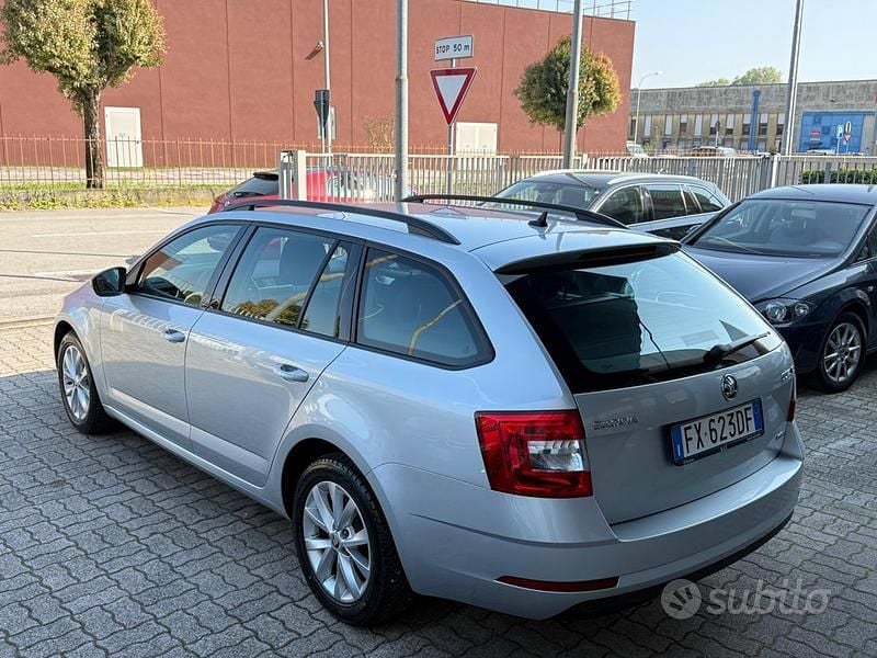 Usata Skoda Octavia G-TEC Style 130 CV (95 kW) 2019 Grigio Station wagon
