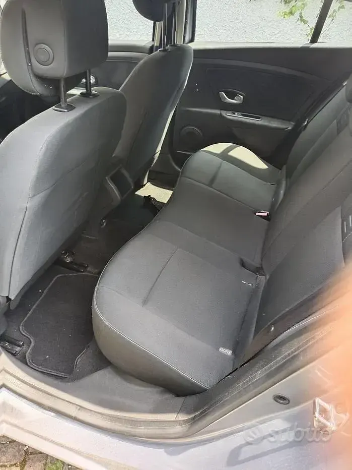 Usata Renault Mégane 90 CV (66 kW) 2009 Grigio Berlina