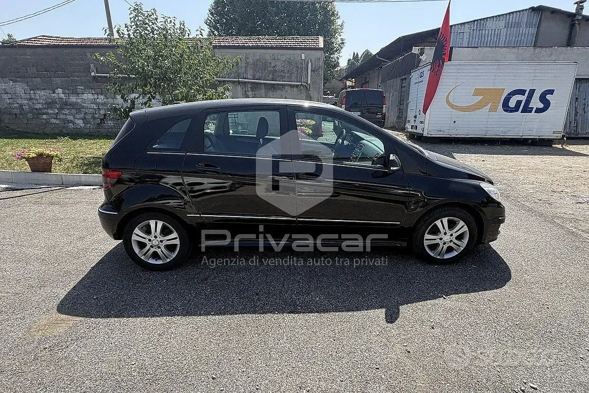 Usata Mercedes B180 Premium 109 CV (80 kW) 2010 Nero Monovolume