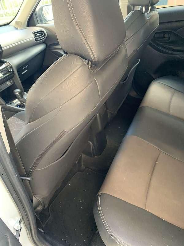 Usata Toyota Yaris Cross Lounge 92 CV (67 kW) 2022 Bianco SUV
