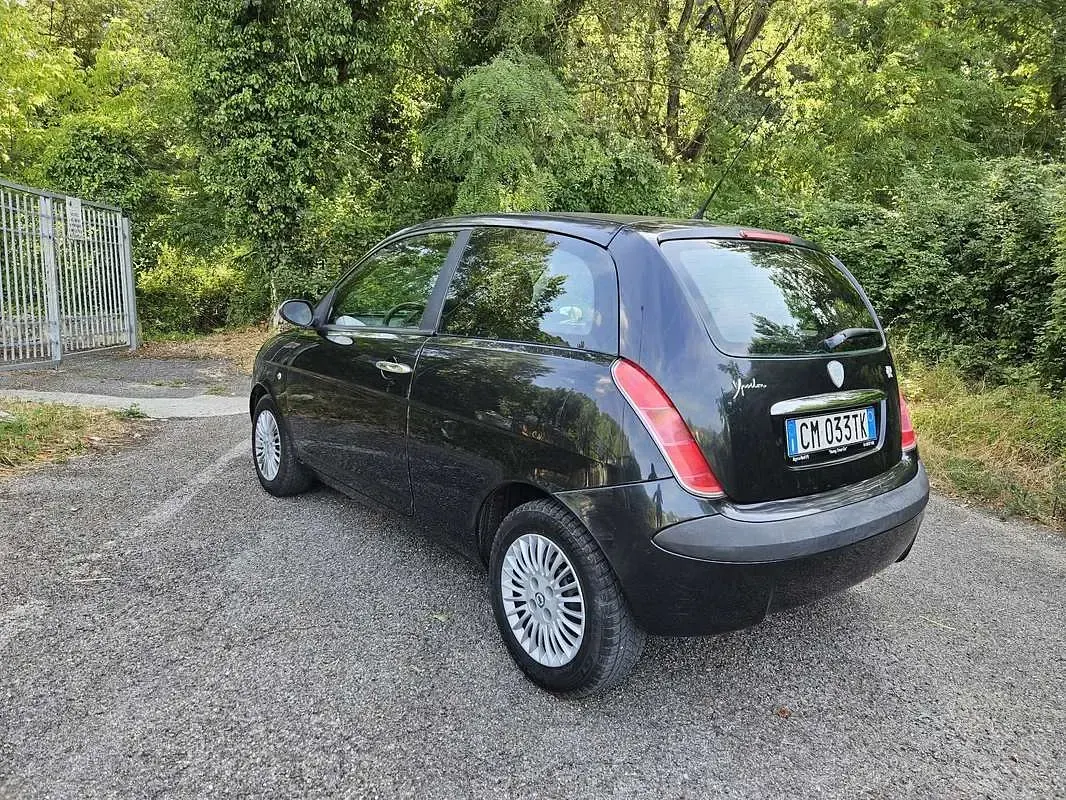 Usata Lancia Ypsilon 60 CV (44 kW) 2004 Utilitaria