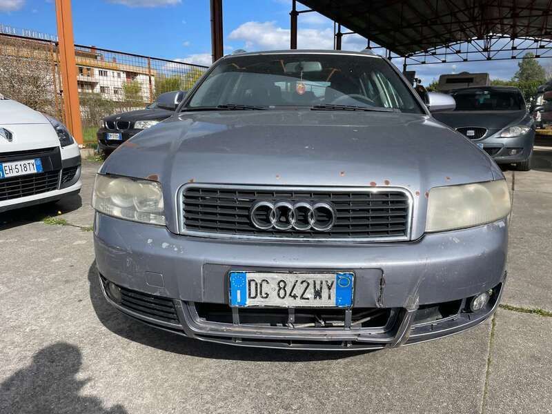 Usata Audi A4 Ambiente 140 CV (102 kW) 2004 Blu Station wagon